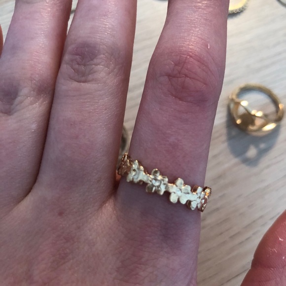 14 Rings - Picture 3 of 10